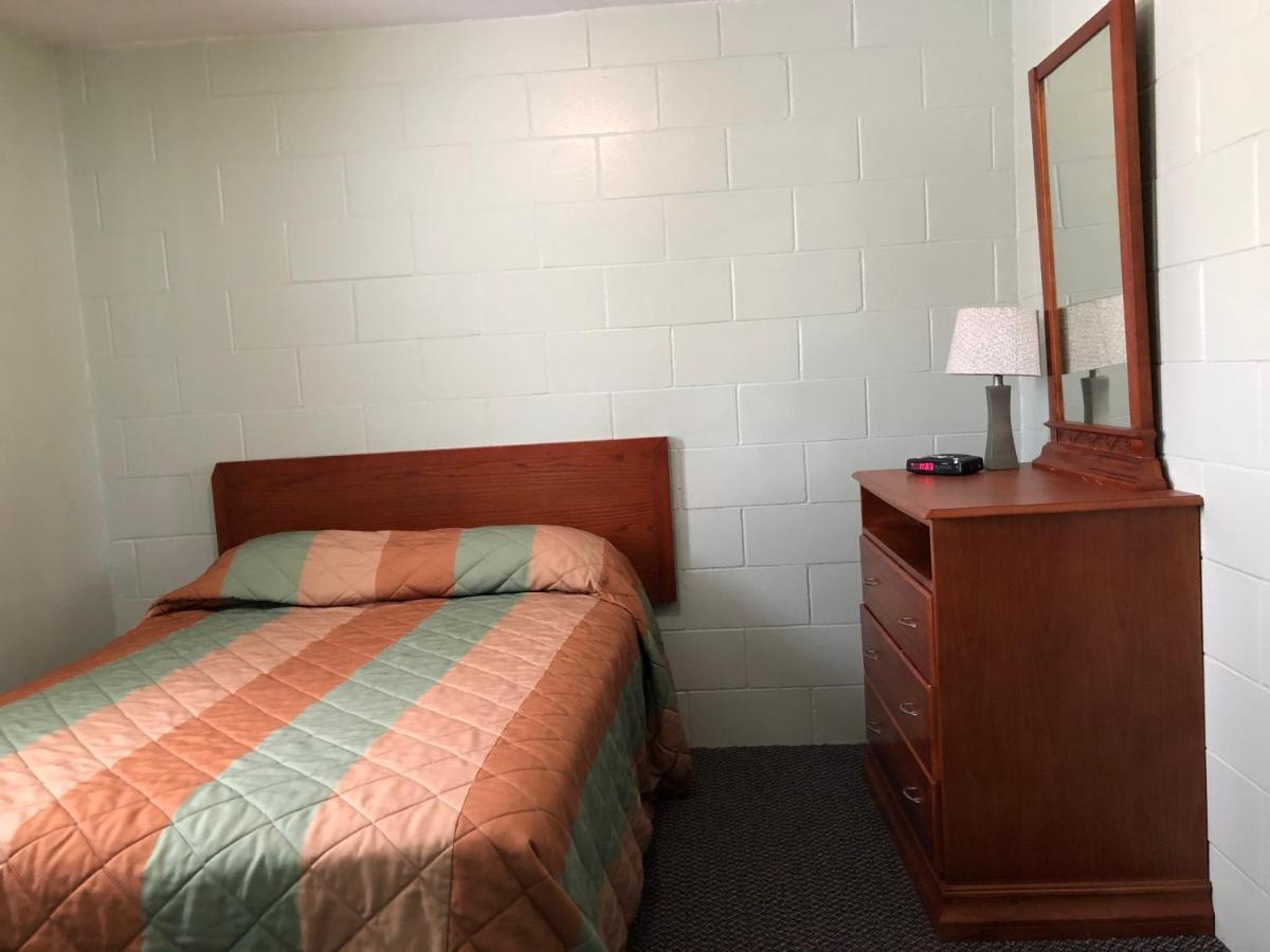 Chimo Motel Cochrane Eksteriør billede