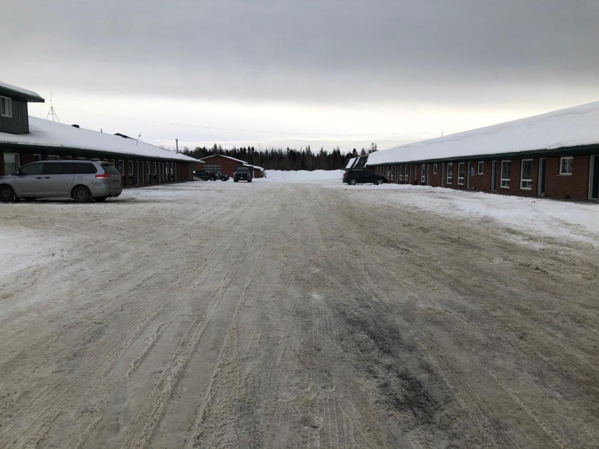 Chimo Motel Cochrane Eksteriør billede