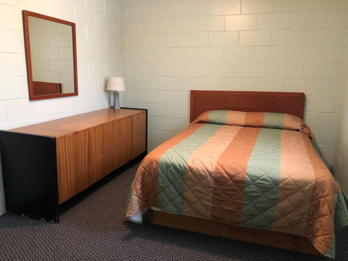Chimo Motel Cochrane Eksteriør billede