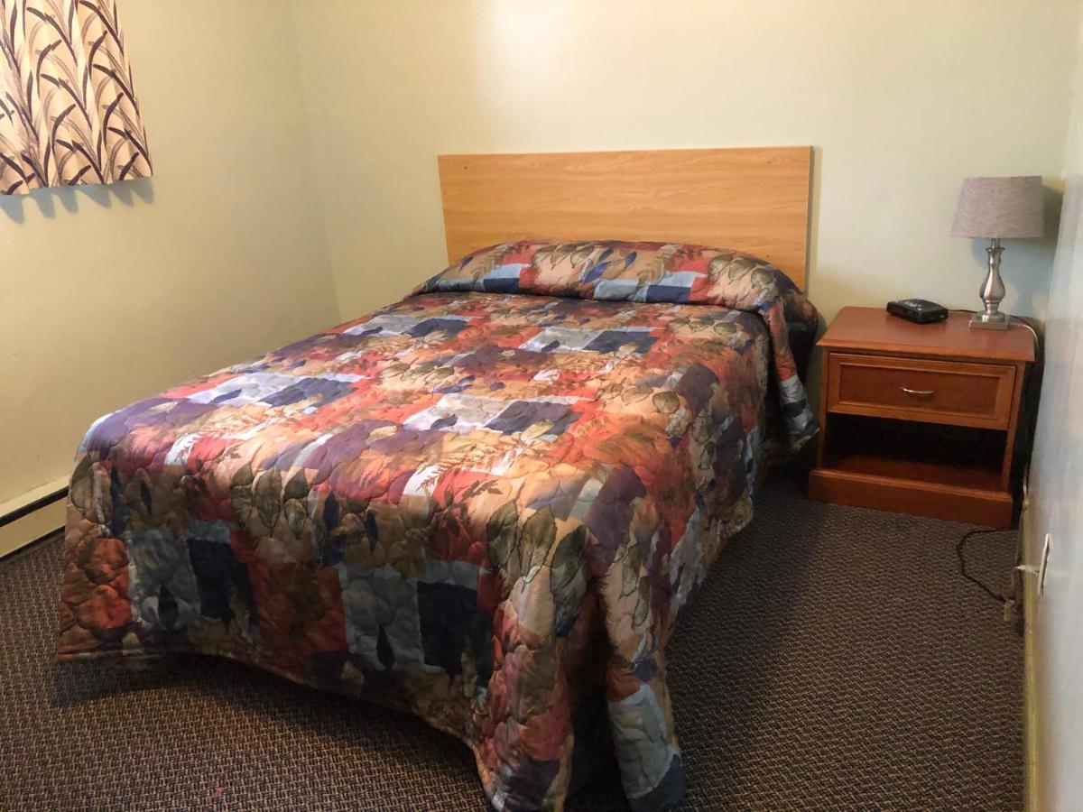 Chimo Motel Cochrane Eksteriør billede